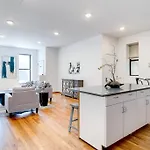Central Chicago Suite Access To Patio Suite 1