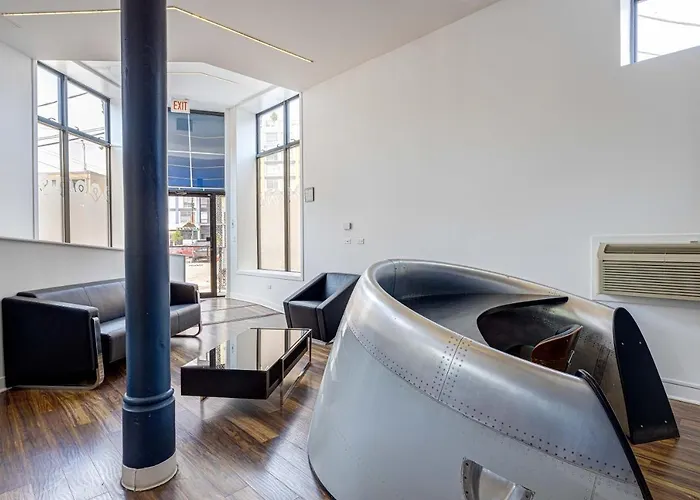Cabin 105 By 747 Lofts