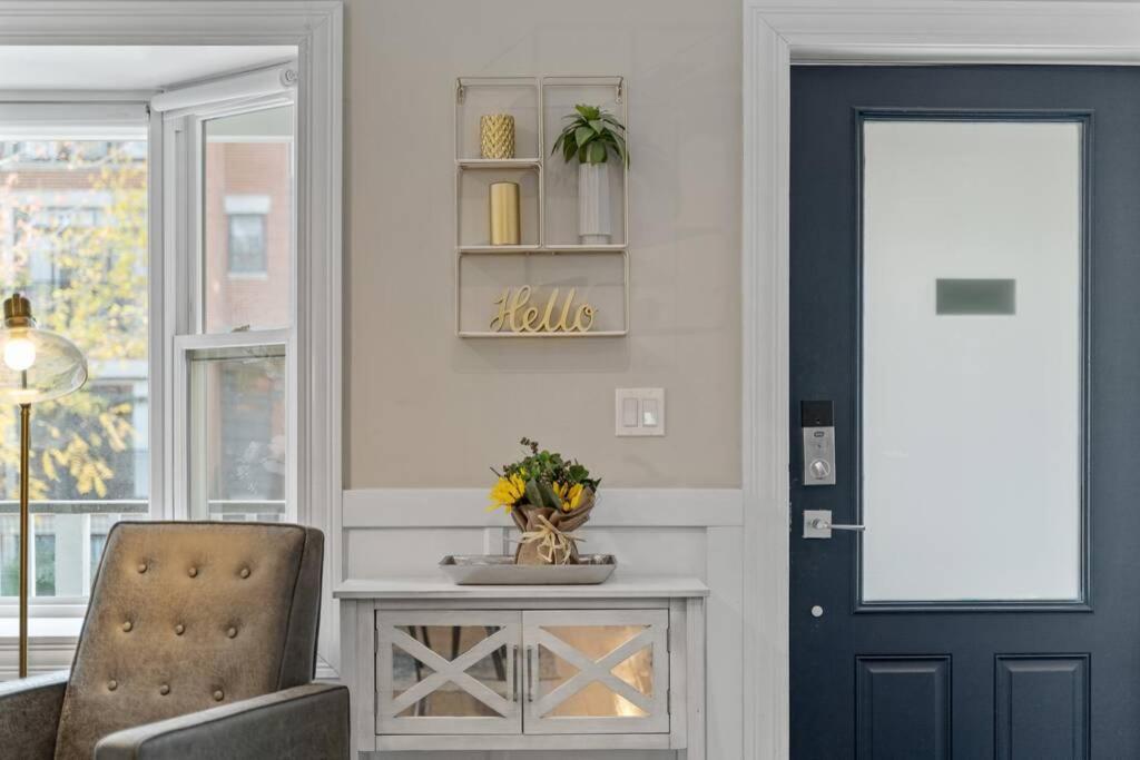 Luxe 6br House Trendy Logan Square Garage Access Chicago