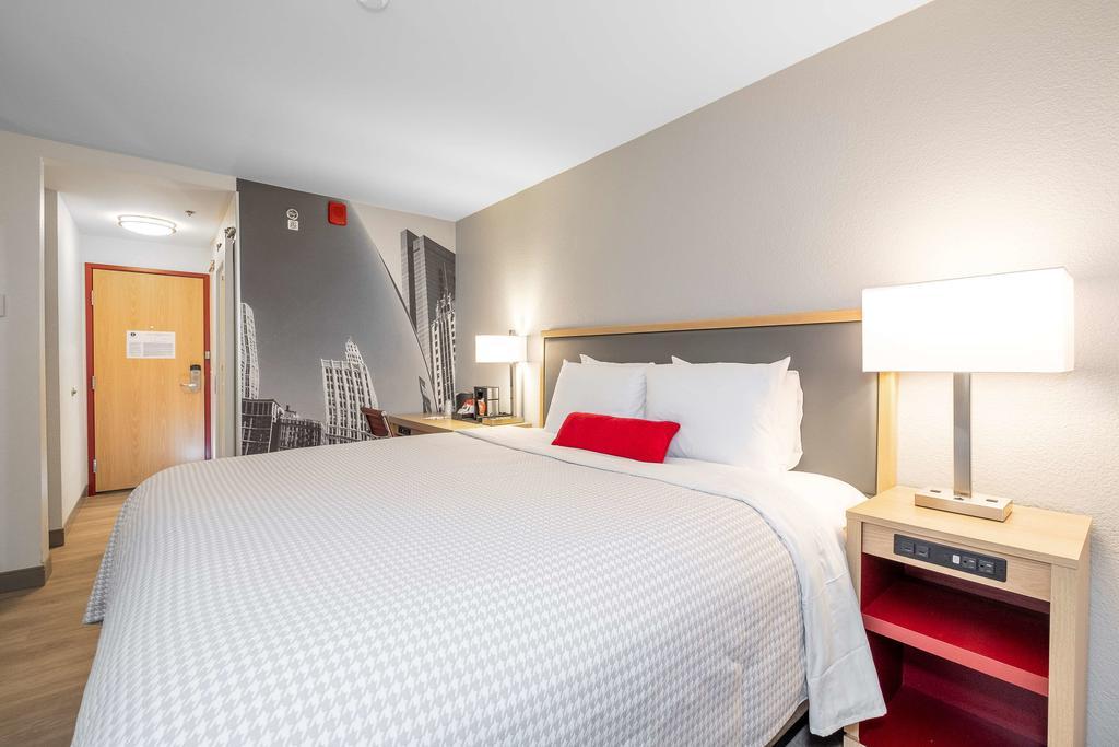 Saint Clair - Magnificent Mile 4*