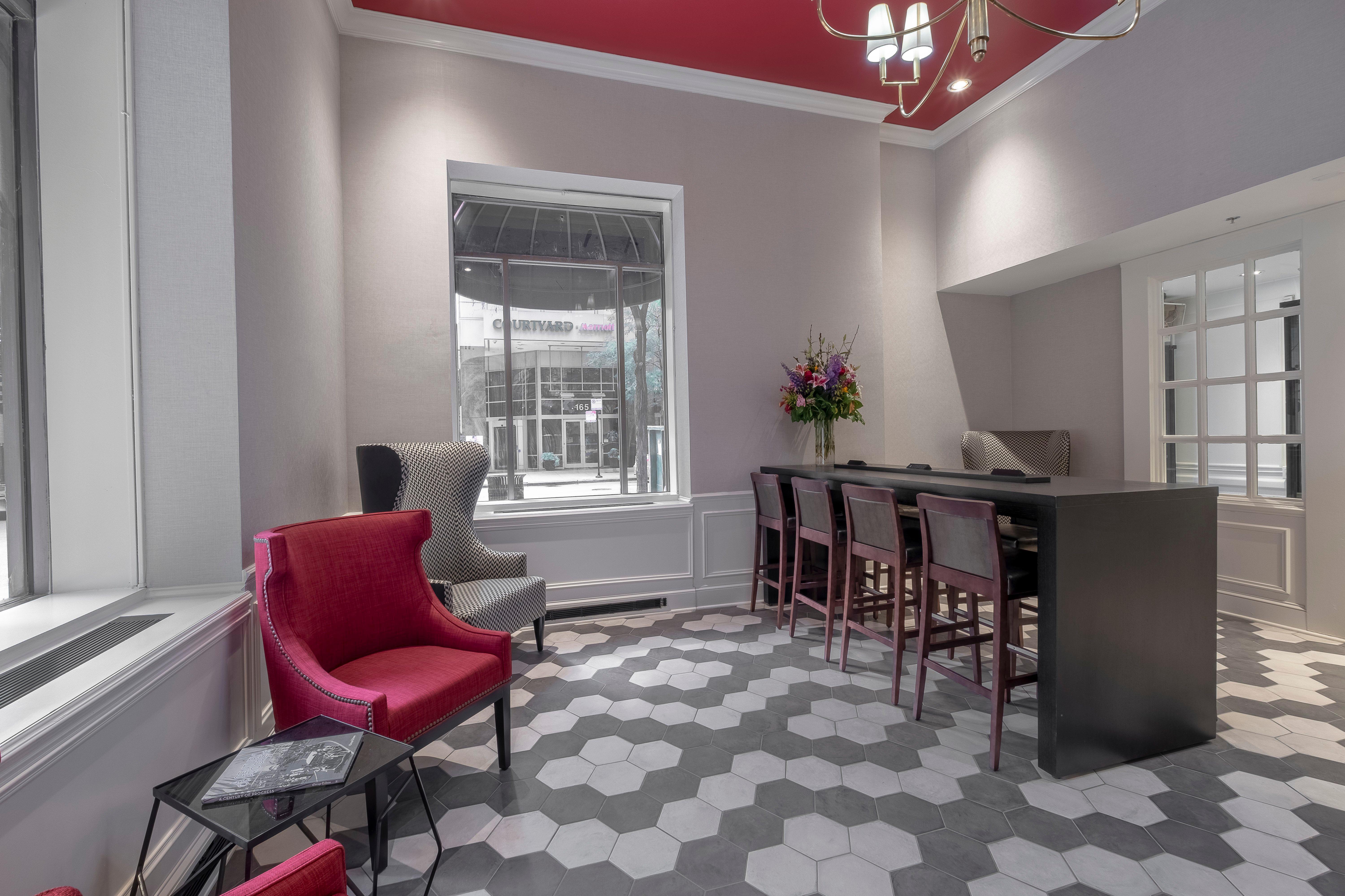 Saint Clair - Magnificent Mile Hotel