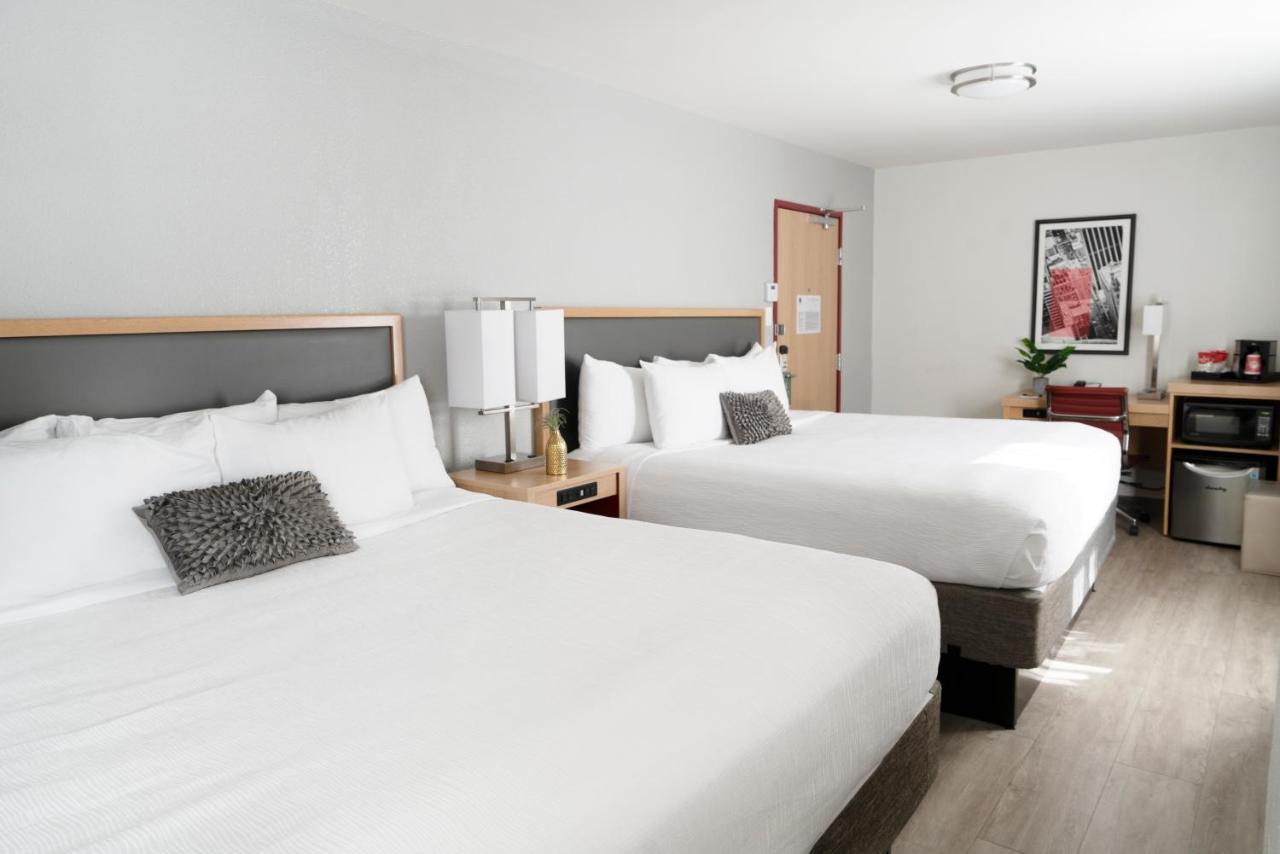 Saint Clair - Magnificent Mile 4*