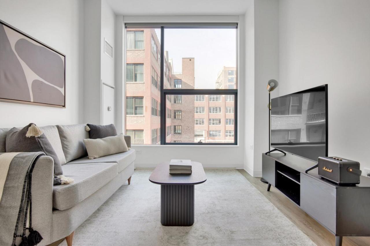 W Loop W Gym Pool In Heart Of Greektown Chi-564 Chicago