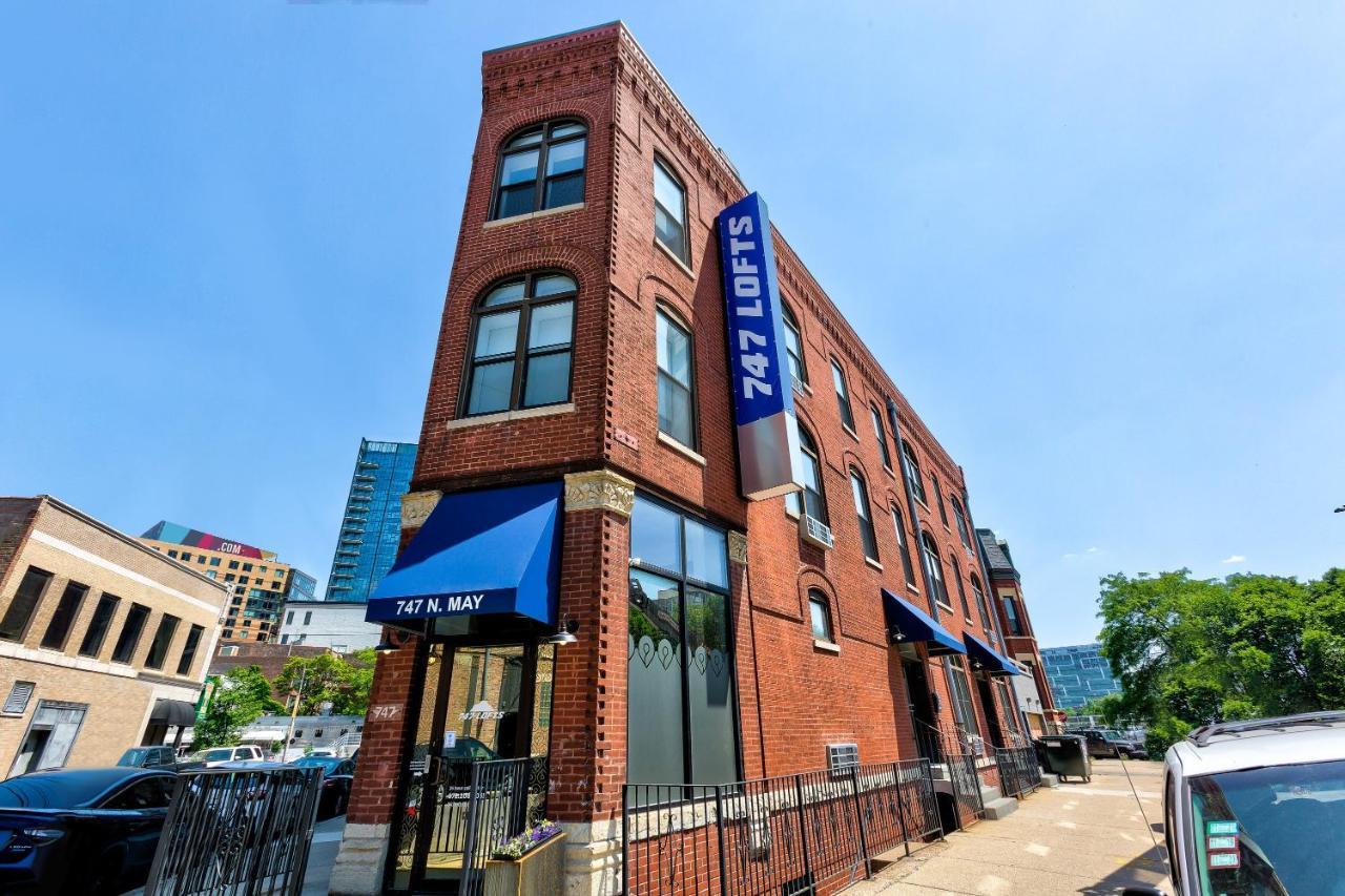 105 By 747 Lofts * Chicago