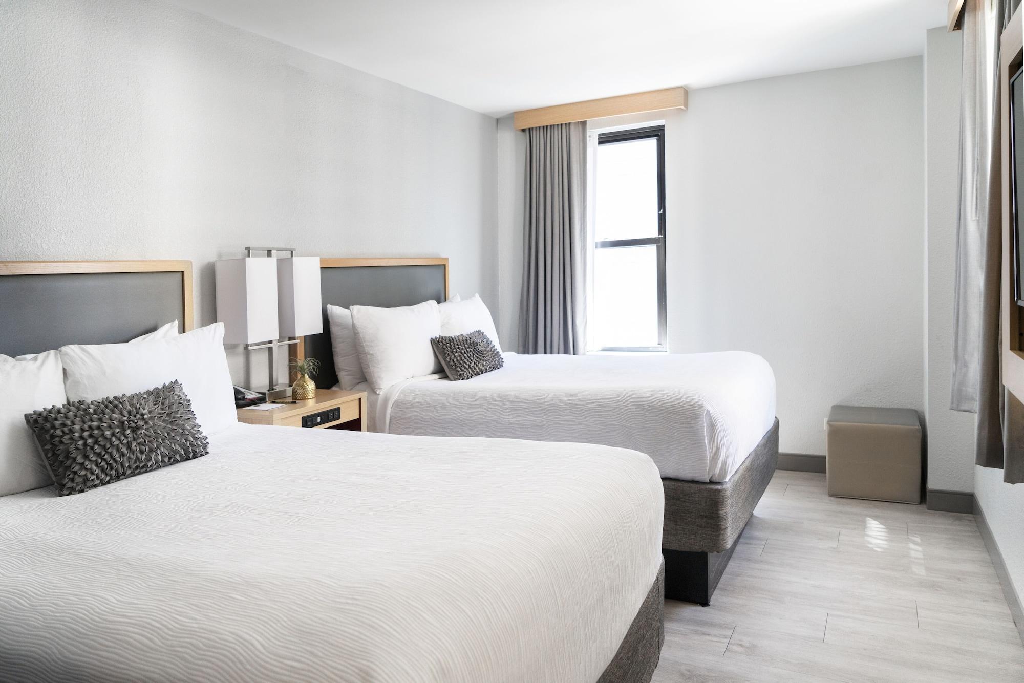 Saint Clair - Magnificent Mile Hotel