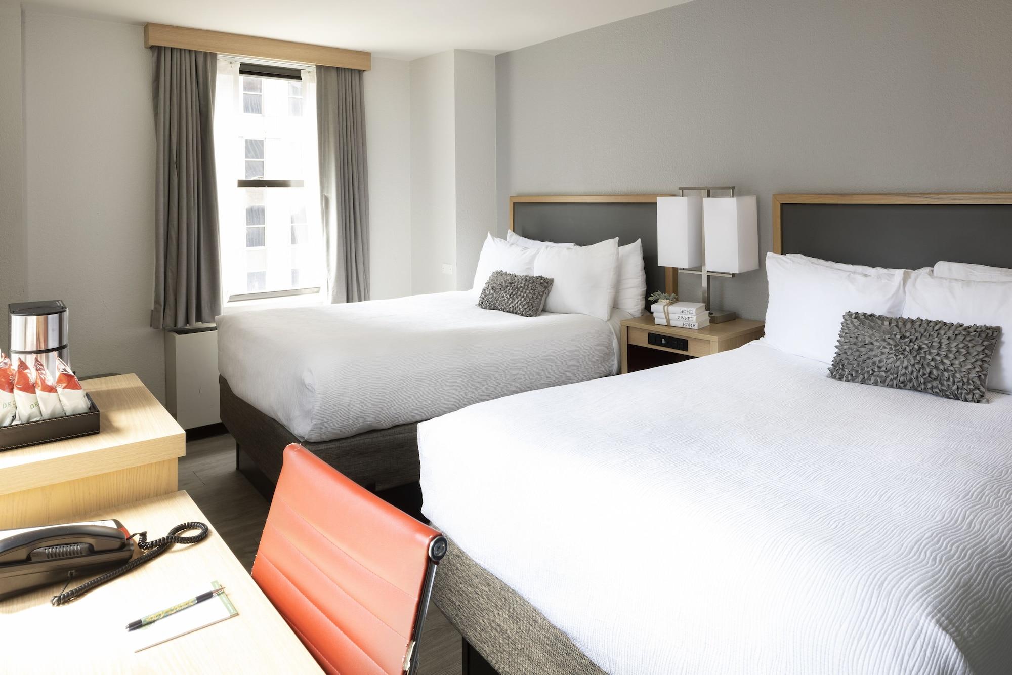 Saint Clair - Magnificent Mile 4*