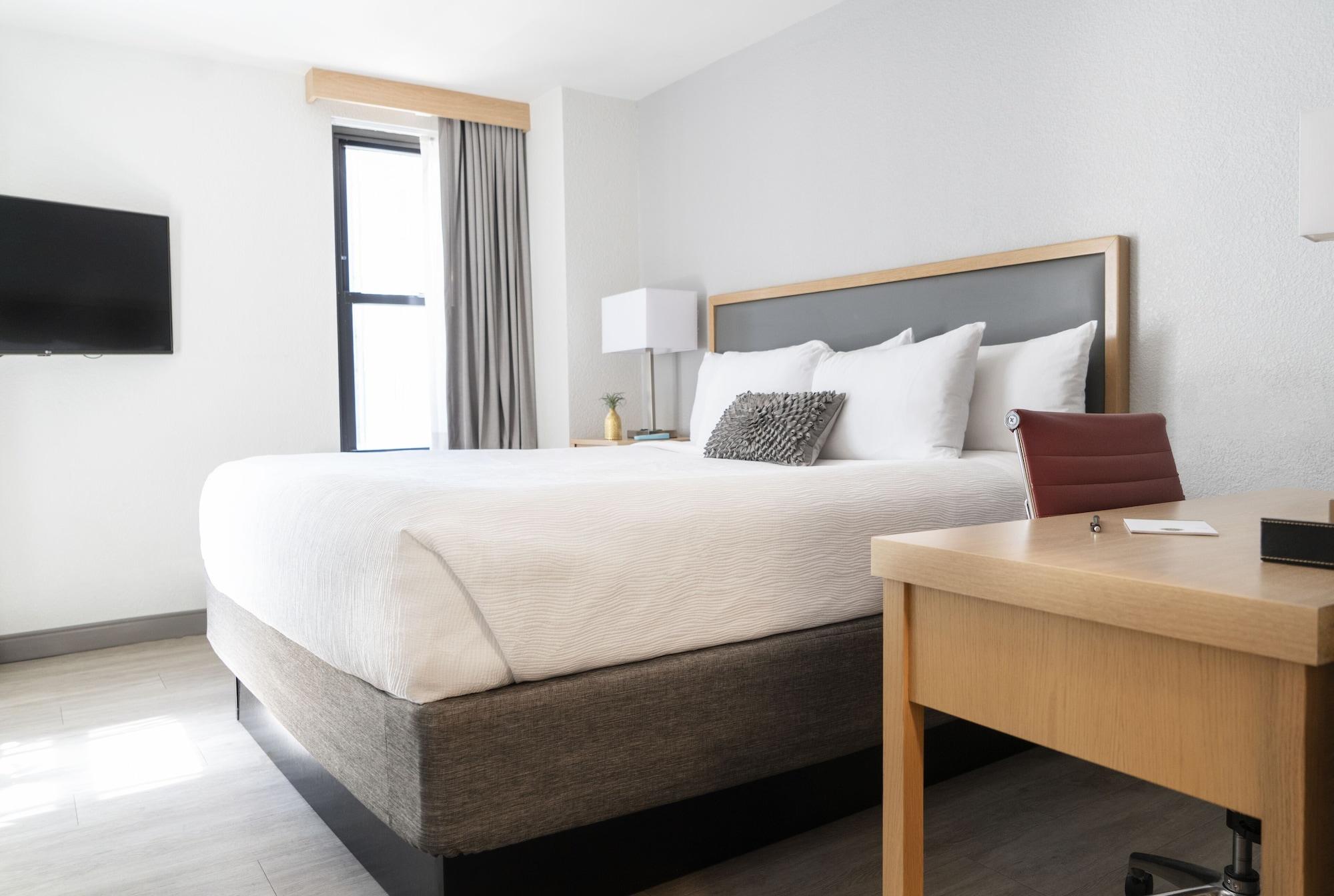 Saint Clair - Magnificent Mile 4*