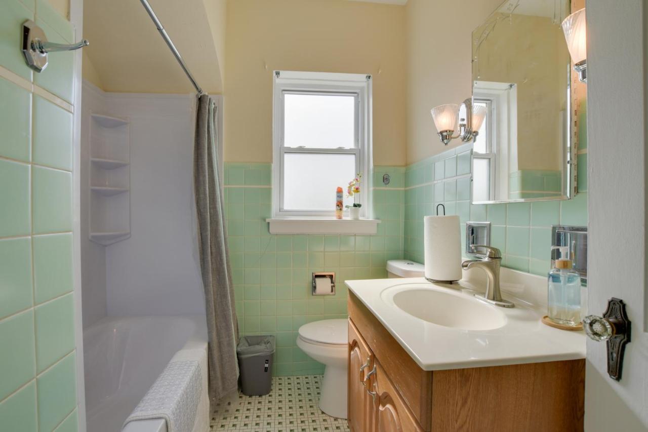 Apartment Chic Getaway With Fireplace! Chicago