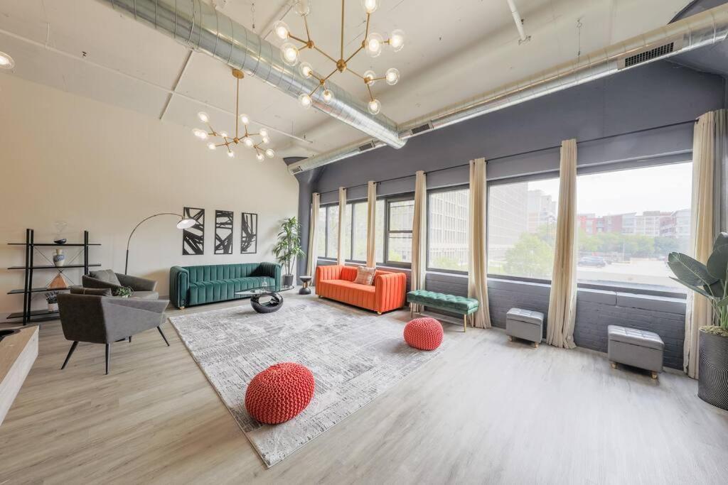 Apartment Mccormick 5br With 3ba Luxury For Groups Up To 12 Guests With Optional Parking And Gym Access *