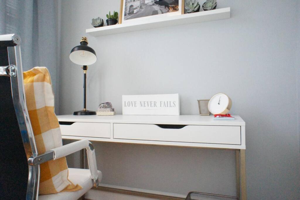 Cozy Nest In Chicago's Vibrant Lincoln Square Chicago