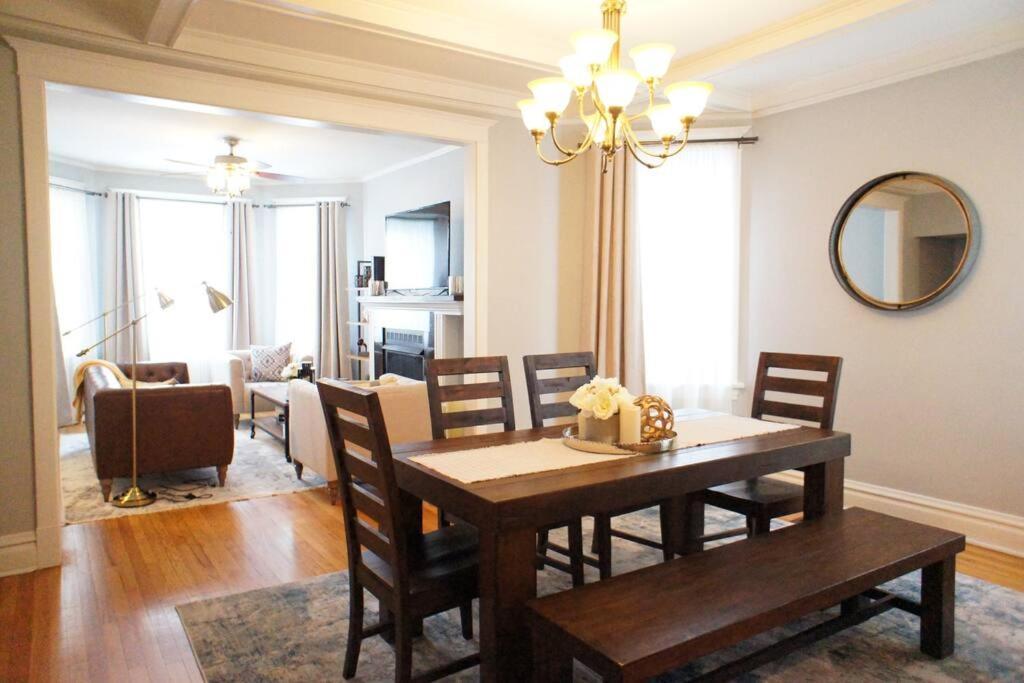 Cozy Nest In Chicago's Vibrant Lincoln Square *