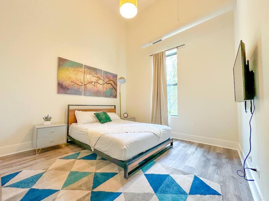 Apartment Mccormick 3bedroom And 2bath With Optional Parking - State St Chicago