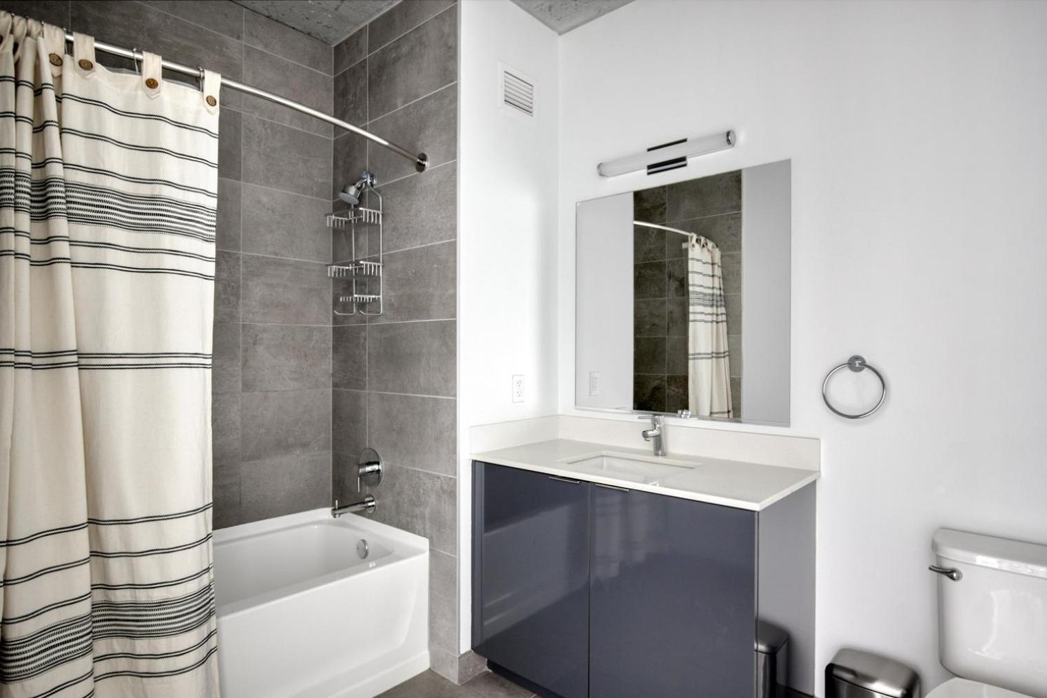 River North 1br W Gym Pool Roof Nr Riverwalk Chi-818