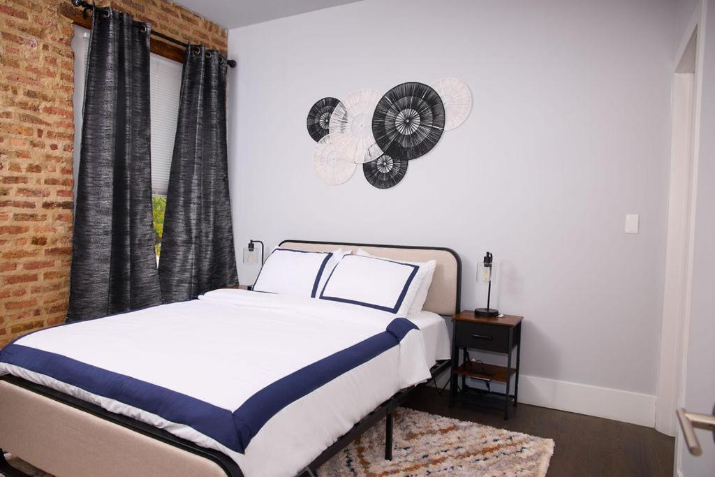 5mins From Downtown 2bd Fulton Market, Free Onsite Parking Chicago