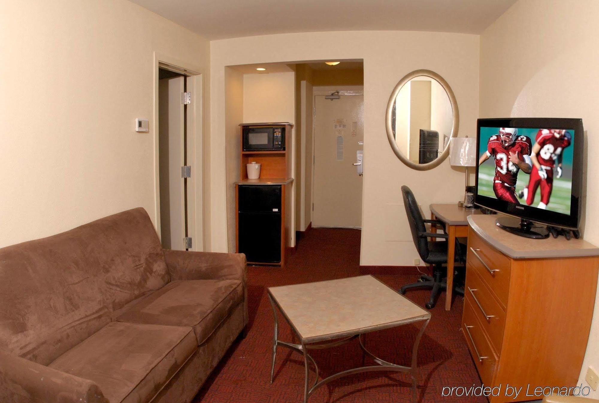 Hotel Saint Clair - Magnificent Mile 4*
