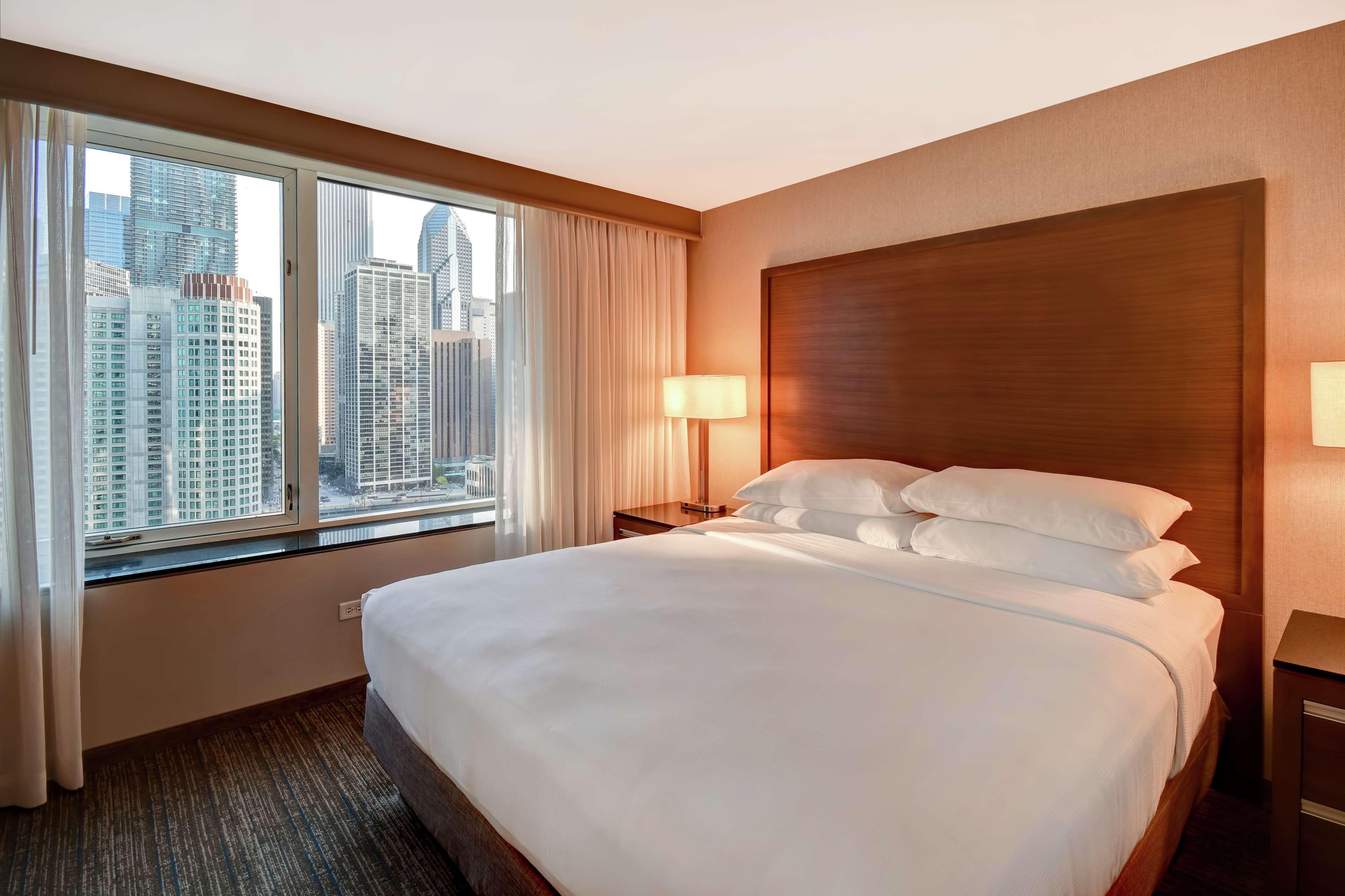 Embassy By Hilton Downtown Magnificent Mile