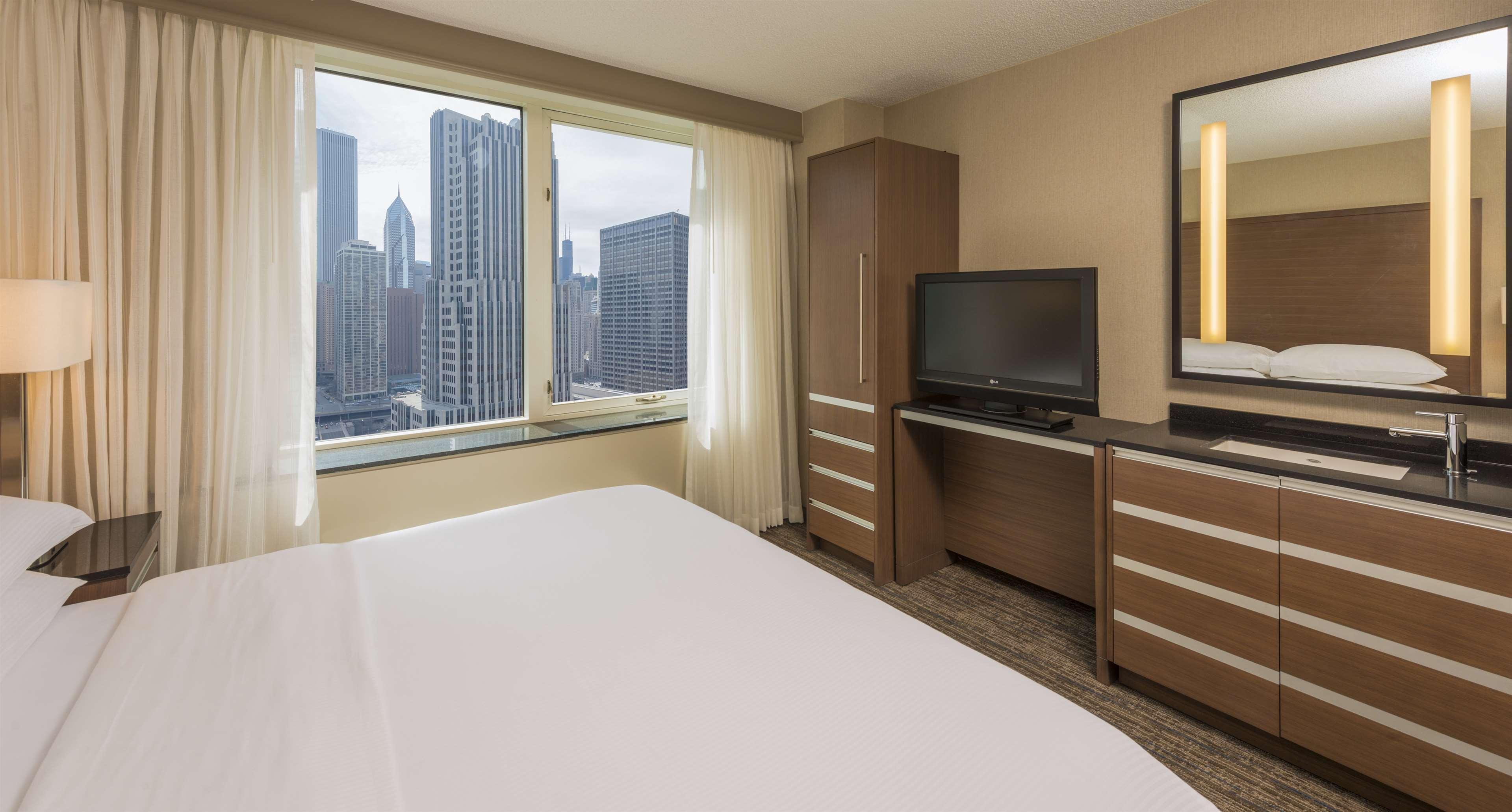 Hotel Embassy By Hilton Downtown Magnificent Mile Chicago
