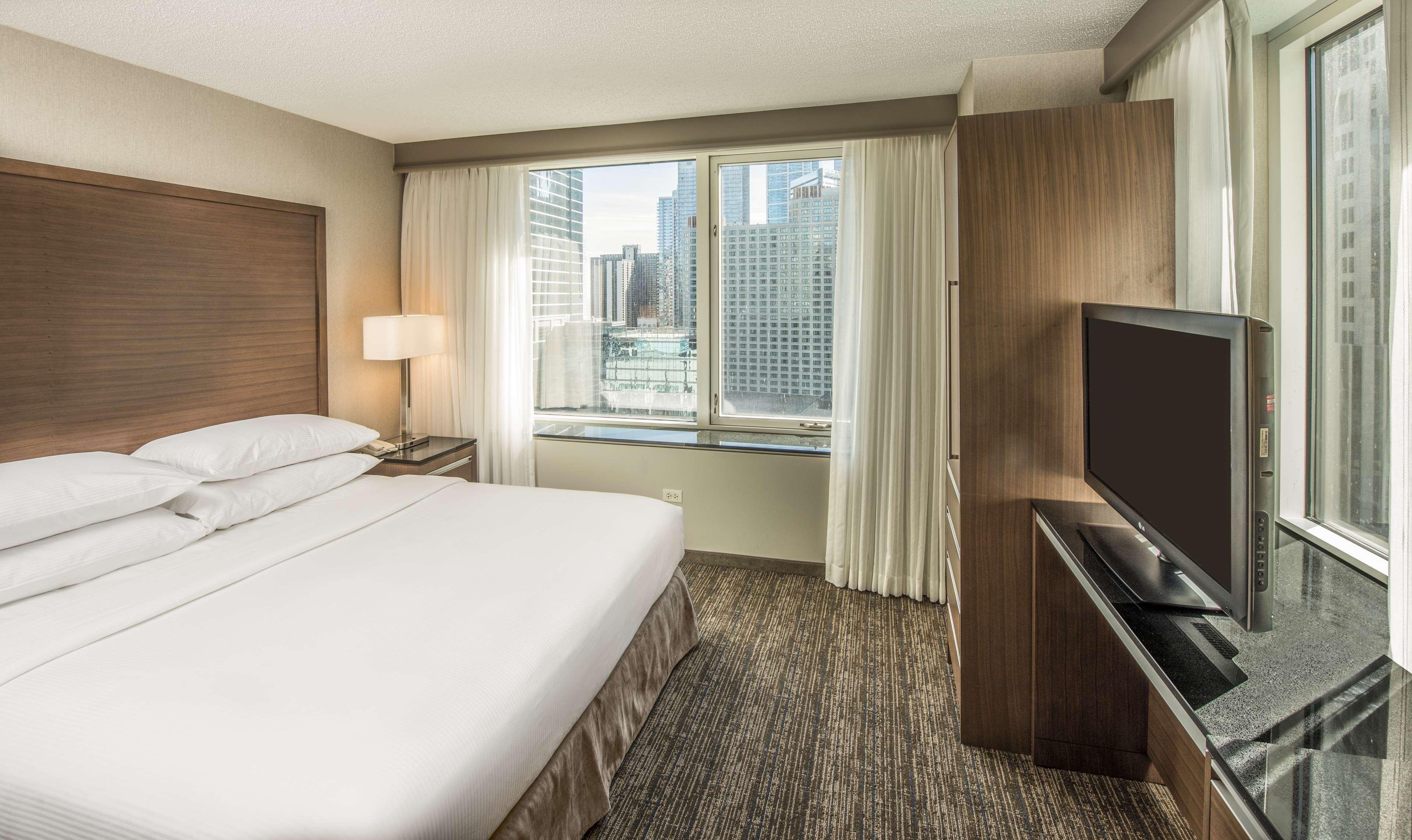 Embassy By Hilton Downtown Magnificent Mile