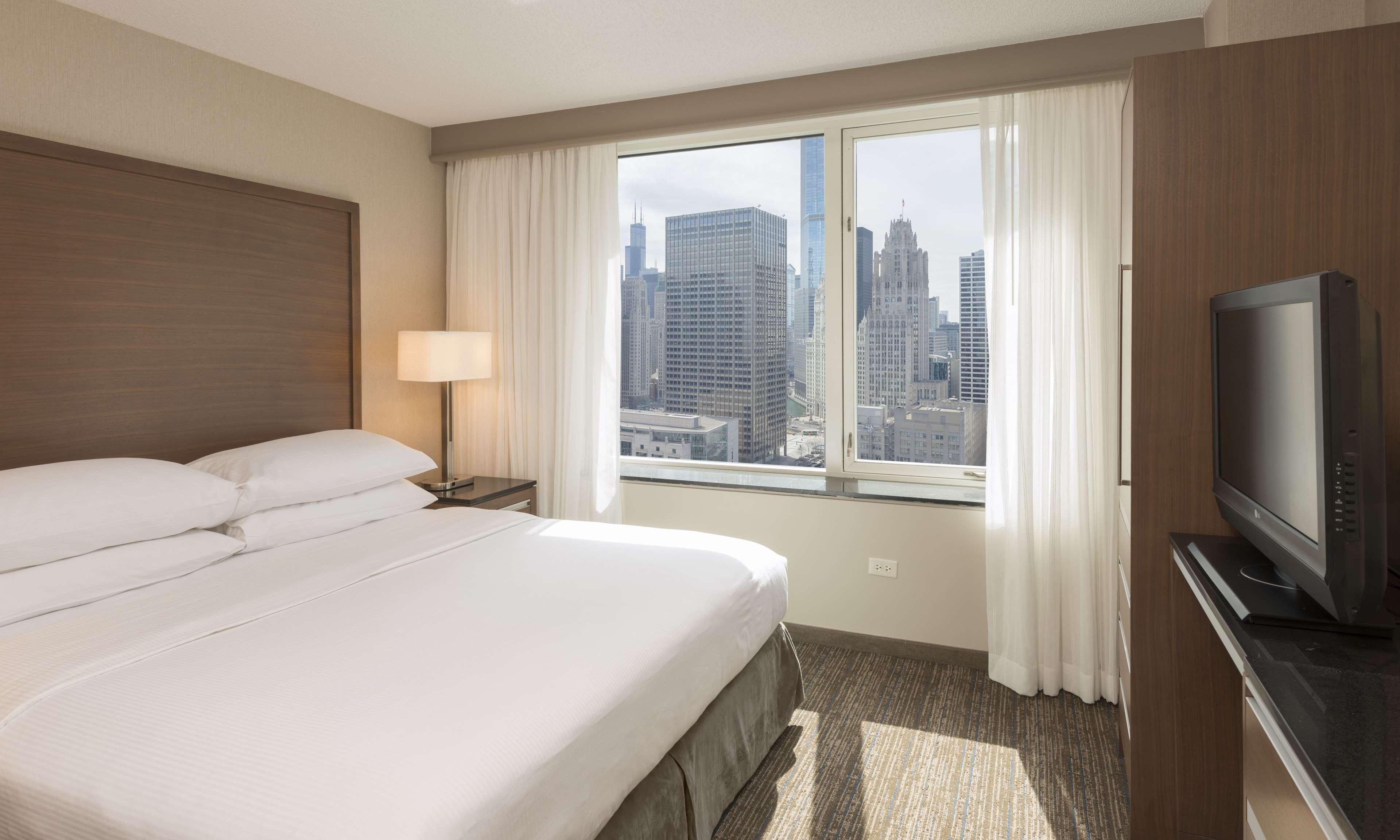 Embassy By Hilton Downtown Magnificent Mile