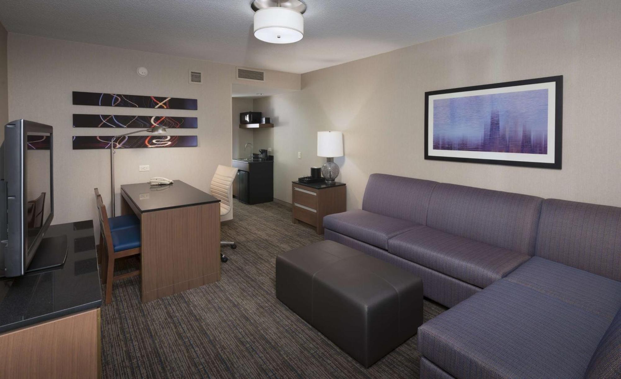 Embassy By Hilton Downtown Magnificent Mile Hotel 4*