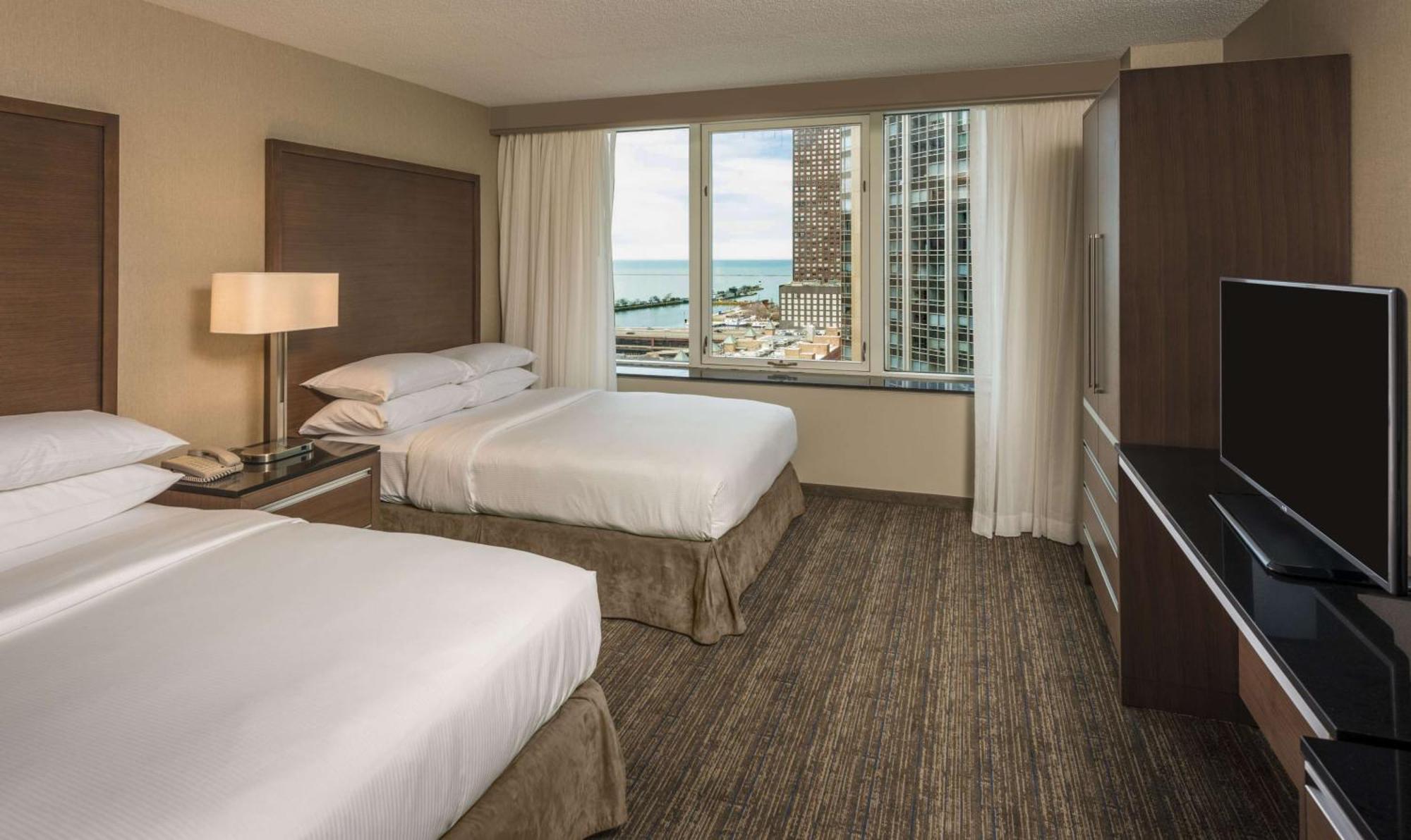 Hotel Embassy By Hilton Downtown Magnificent Mile 4*