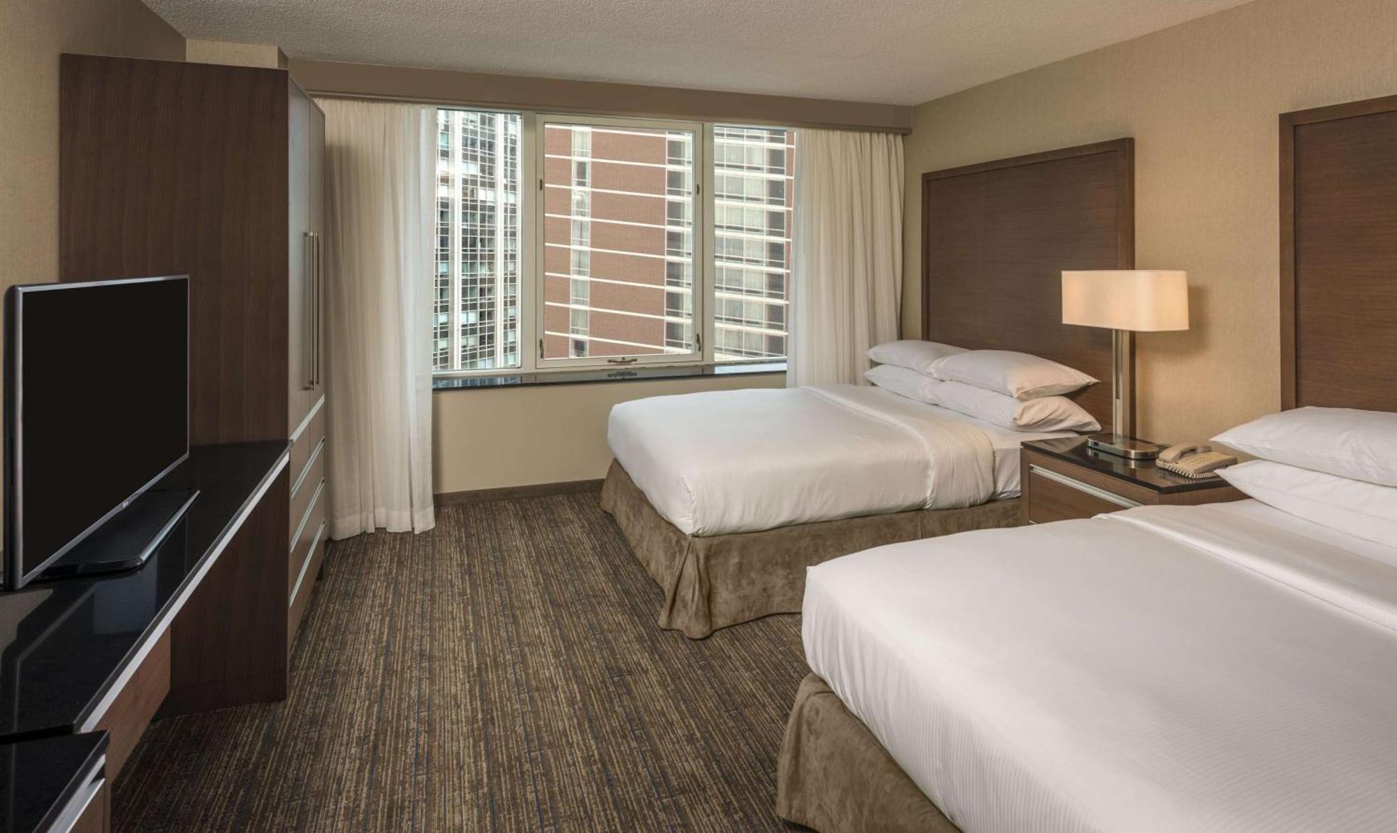 Embassy By Hilton Downtown Magnificent Mile 4*