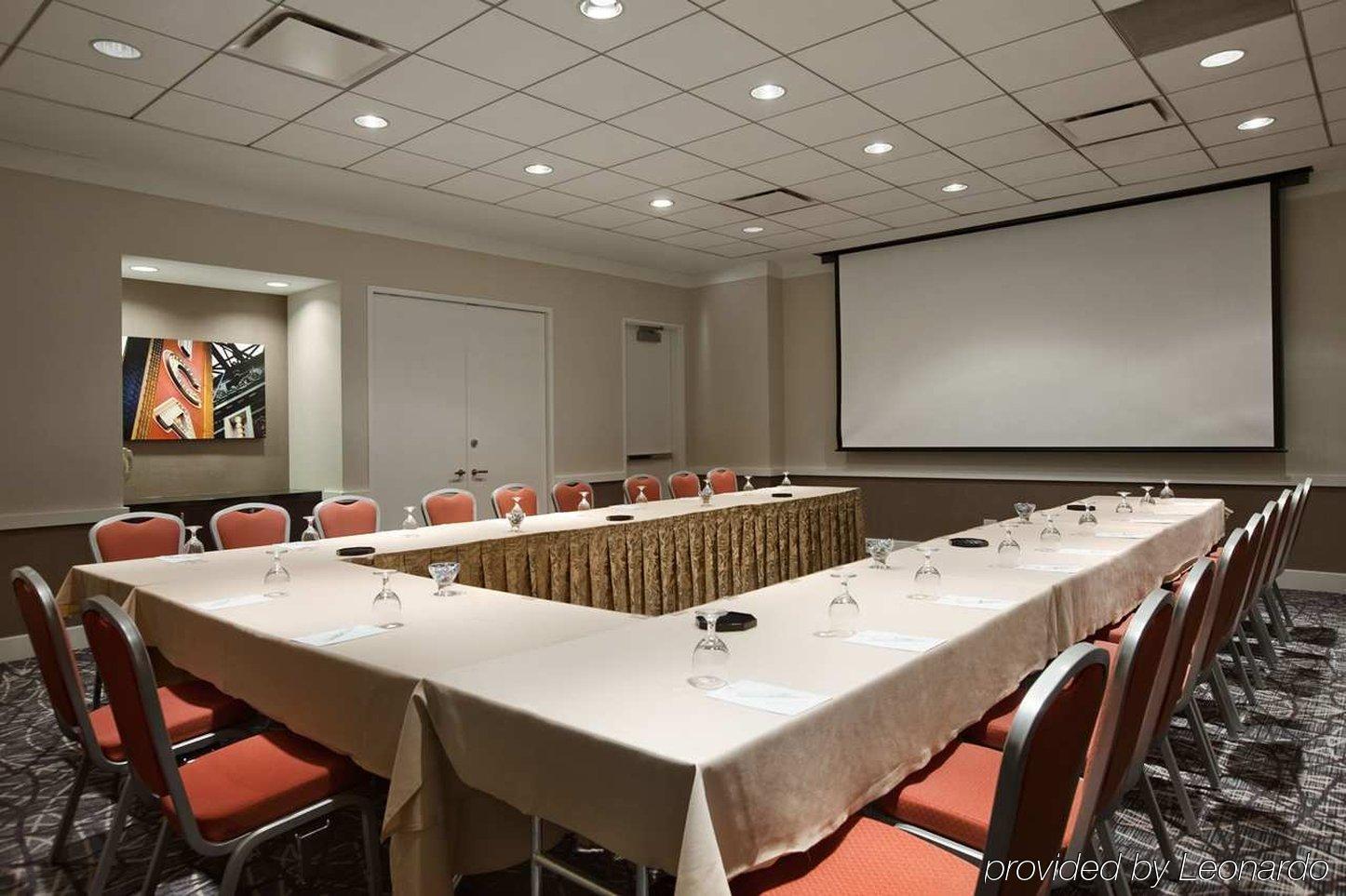 Embassy By Hilton Downtown Magnificent Mile 4* Chicago