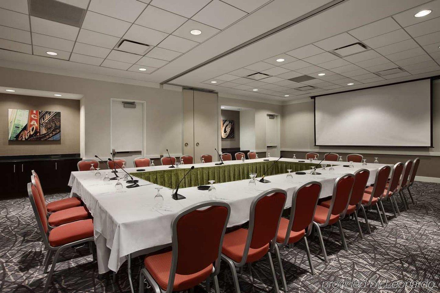 Hotel Embassy By Hilton Downtown Magnificent Mile