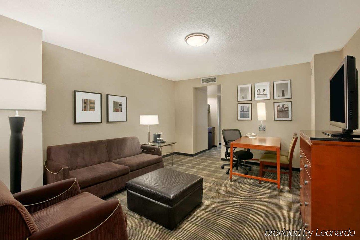 Embassy By Hilton Downtown Magnificent Mile Hotel