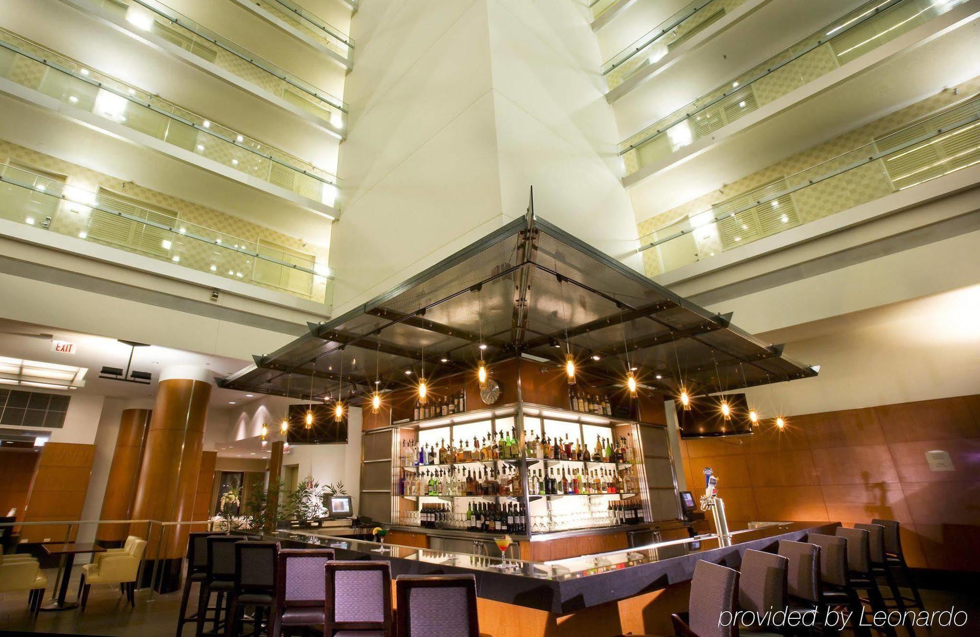 Embassy By Hilton Downtown Magnificent Mile 4*