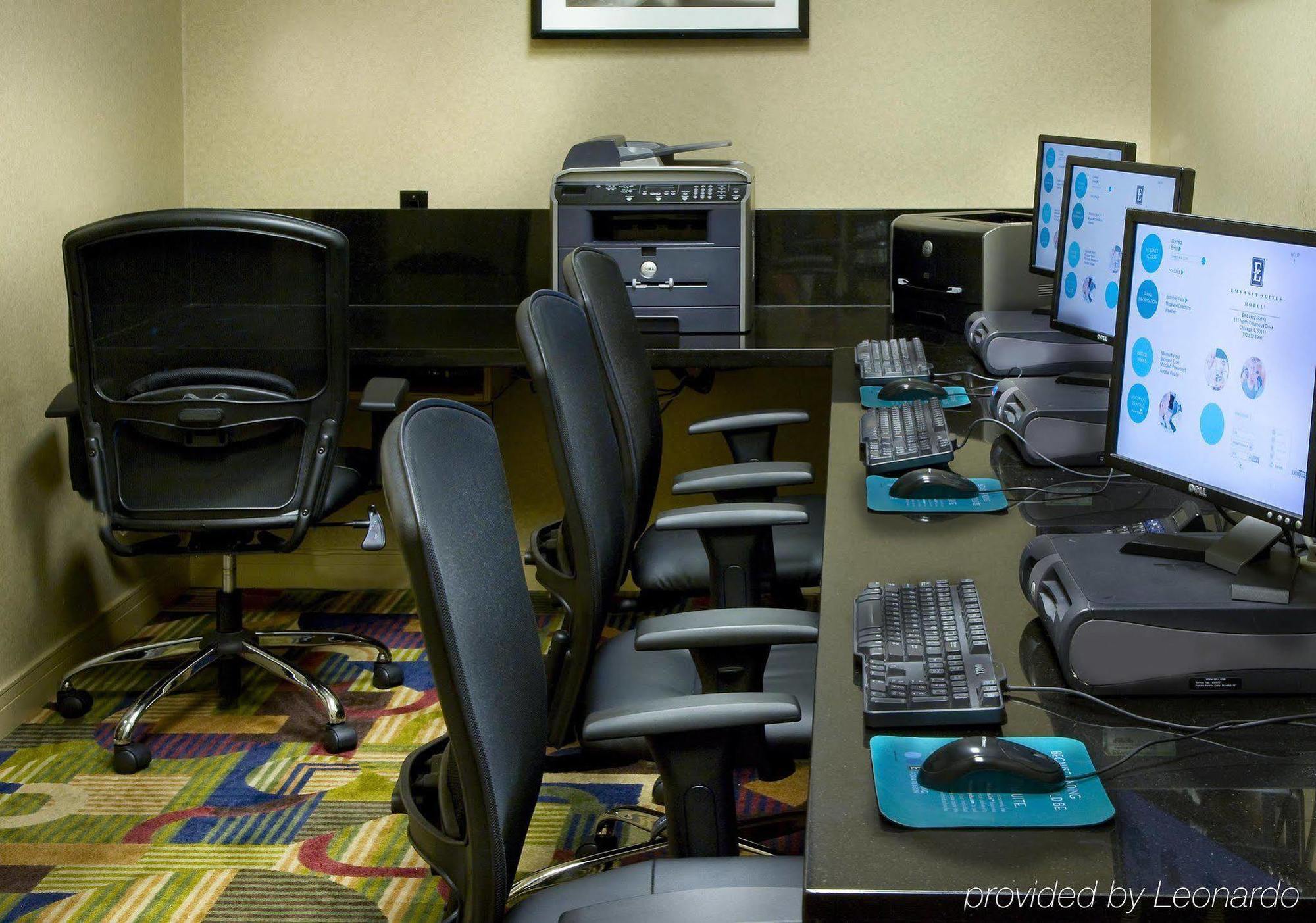 Hotel Embassy By Hilton Downtown Magnificent Mile Chicago