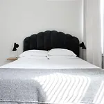 Frontdesk Updated West Town 2 Bedroom Apt With W&D