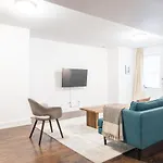Cozy West Town 2Br With Full Kitchen By Zencity