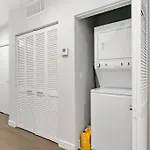 2Br Trendy Urban Apartment - Division 102W