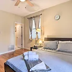 Modern Chicago Condo About 9 Miles To Downtown!