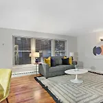 Charming 1Br Apt With Spacious Living Room - Foster 1S