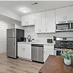 Fully Furnished 2Br 2Ba Apt With In-Unit Laundry - Warren Rep