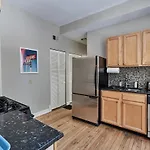 Frontdesk Bright Open 3 Bedroom Apt In West Depaul