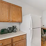 Charming 1Br Apartment Close To Shops - Larchmont 3