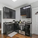 Comfy And Chic 2Br Apt Close To Shops - Sunnyside 2F