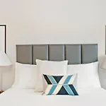1Br Cozy Apt With Serene Local Vibe - Foster 1N & 2N