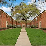 1Br Cozy Apt With Serene Local Vibe - Foster 1N & 2N