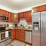 1Br Cozy Apt With Serene Local Vibe - Foster 1N & 2N
