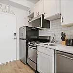 Nice & Comfy Studio Apt Close To Shops & Dining - Montrose 210 & 212