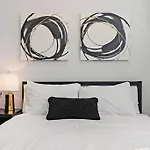 Nice & Comfy Studio Apt Close To Shops & Dining - Montrose 210 & 212