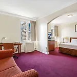 Travelodge By Wyndham Downtown Chicago