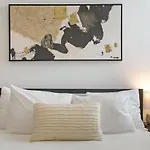 Simple Studio Apt With In-Unit Laundry - Wilson 403