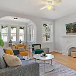 Charming 3Br Apt Close To Stores & Dining - Newgard 1N