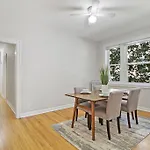 Charming 3Br Apt Close To Stores & Dining - Newgard 1N