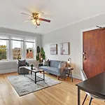 Vibrant 1Br Apartment Close To Dining - Cullom B3